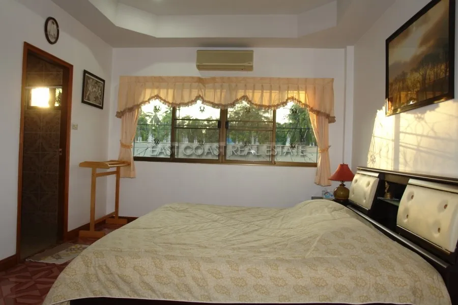 Soi Thepnimit photo 8