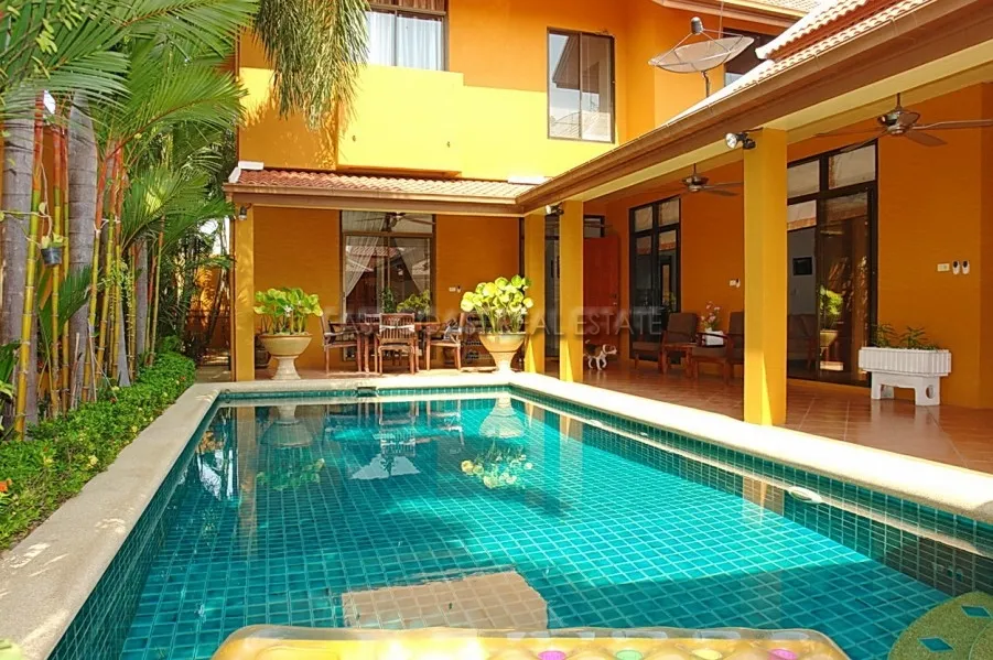 Private Pool House