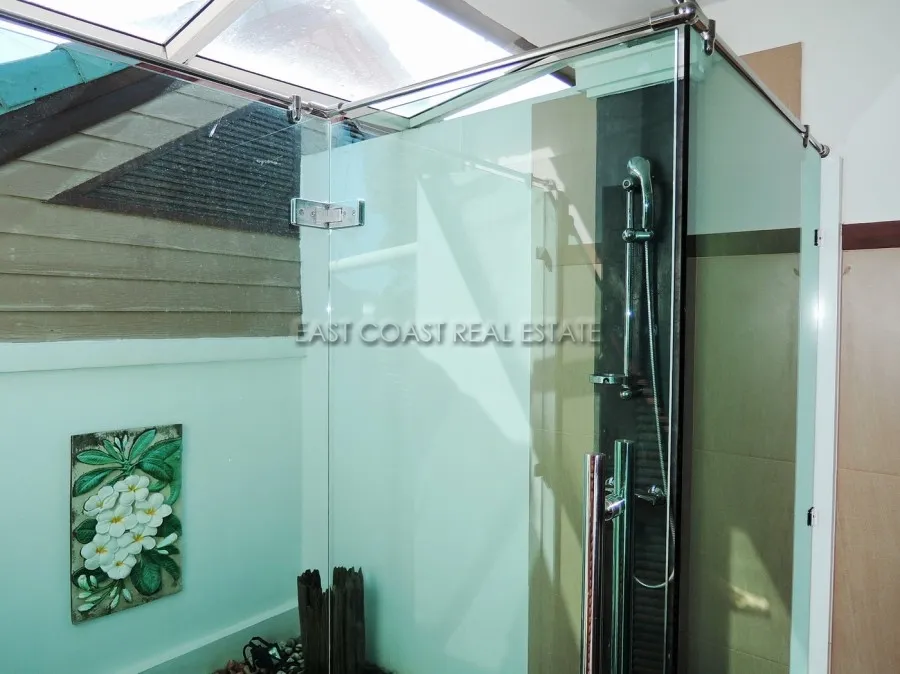 Jomtien Yacht Club PRICE SLASHED photo 11