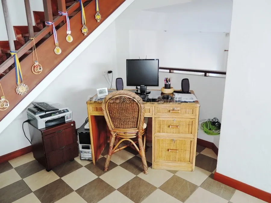 Jomtien Yacht Club PRICE SLASHED photo 14