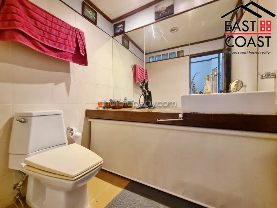 Pratumnak 3 Storey House photo 16