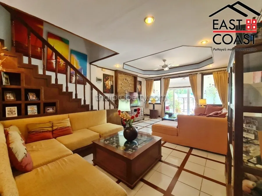 Pratumnak 3 Storey House photo 17