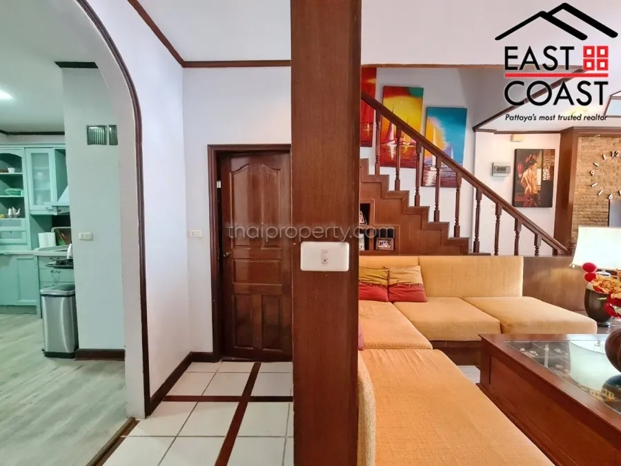 Pratumnak 3 Storey House photo 15