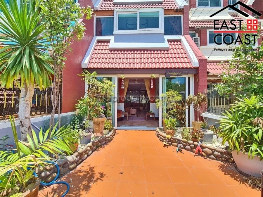 Pratumnak 3 Storey House