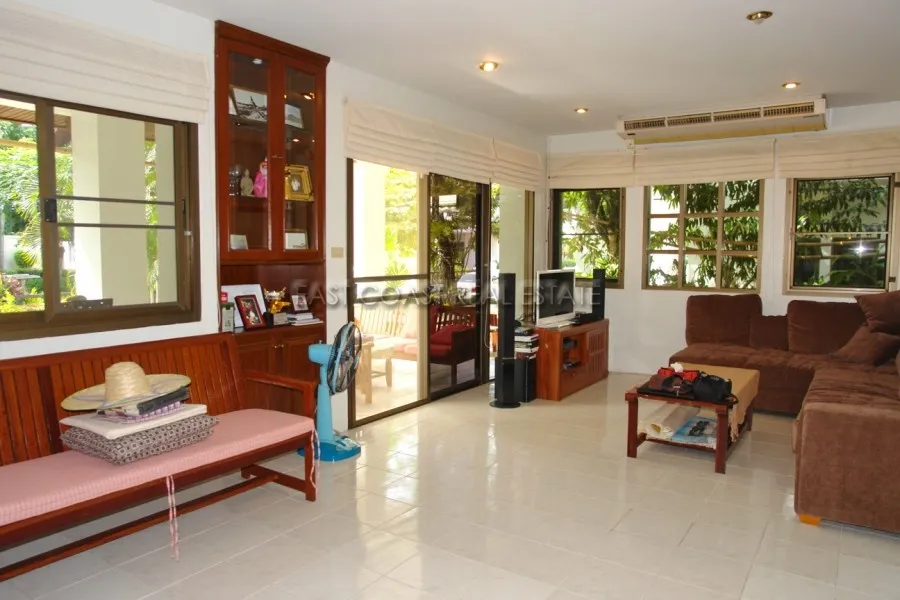 Hin Wong Nivate photo 10