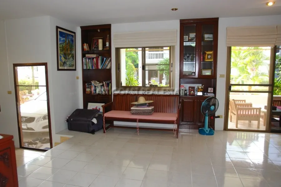 Hin Wong Nivate photo 11