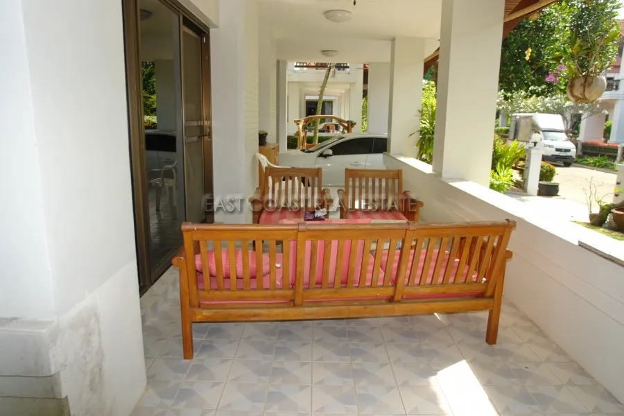 Hin Wong Nivate photo 8