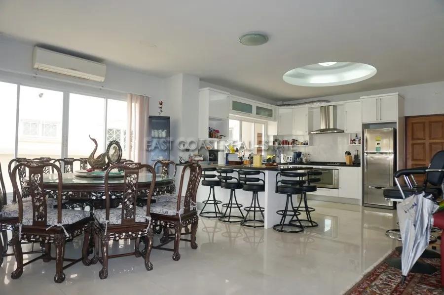 Wonderland 4 photo 34