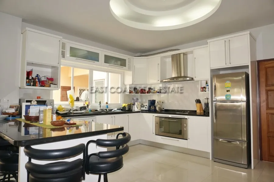 Wonderland 4 photo 33
