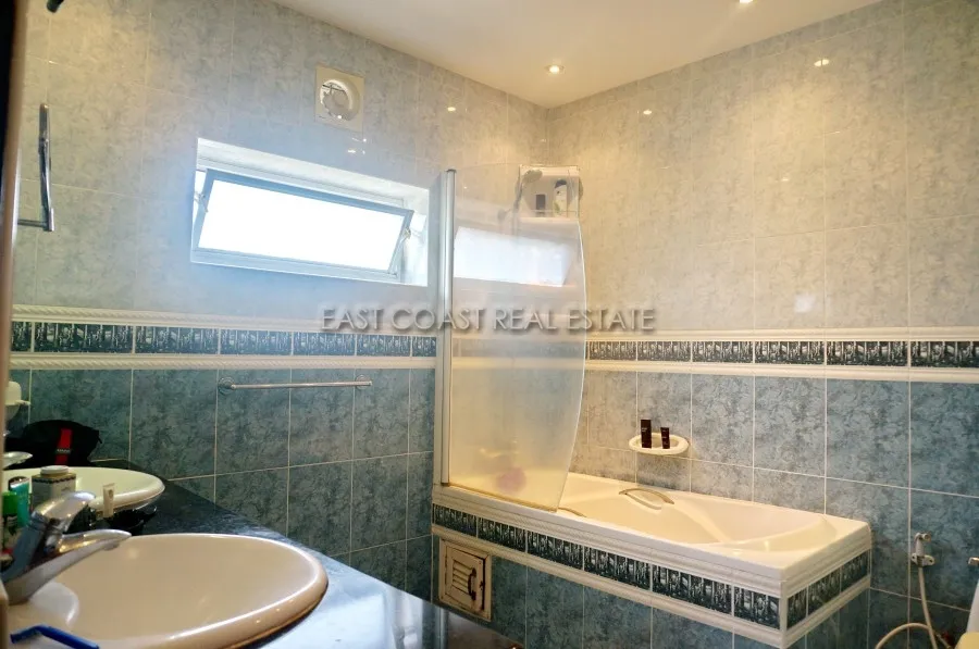 Grange Park photo 29