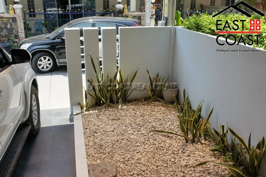 Wan Thip 5 photo 5