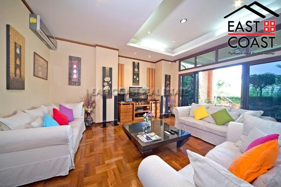 Beverly Thai House Pool Villa photo 26