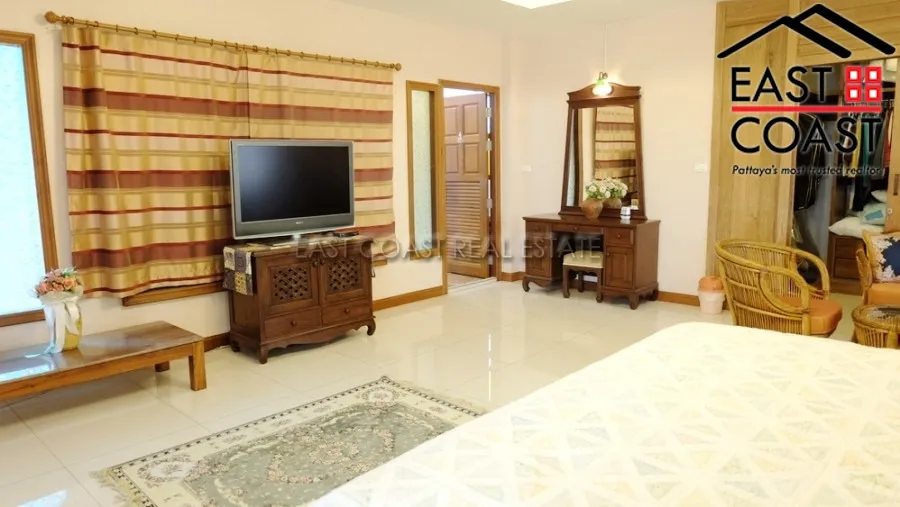 Private 4 Bedroom photo 24