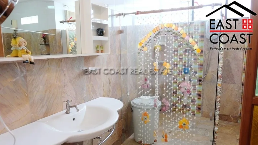 Private 4 Bedroom photo 25