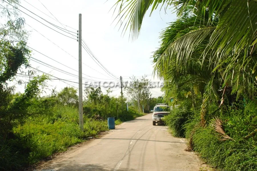Land Baan Amphur