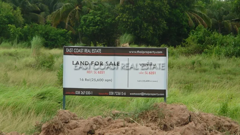Land near Crocodile Farm