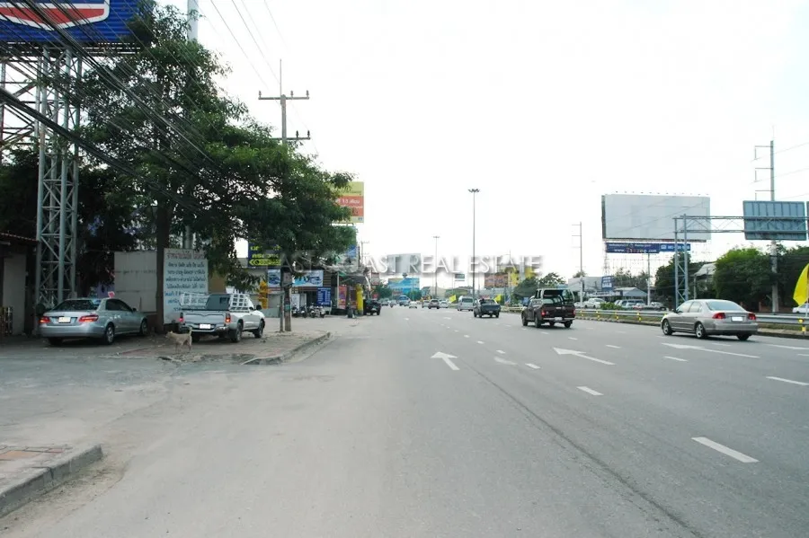 Land Sukhumvit photo 8