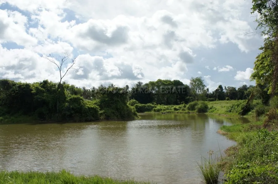Land near Crocodile Farm photo 4