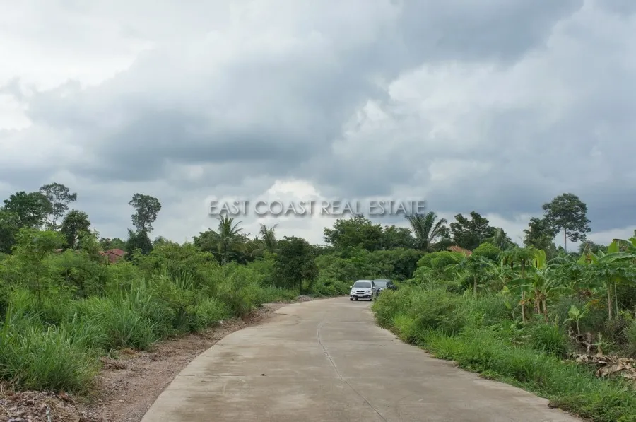 Land Baan Amphur