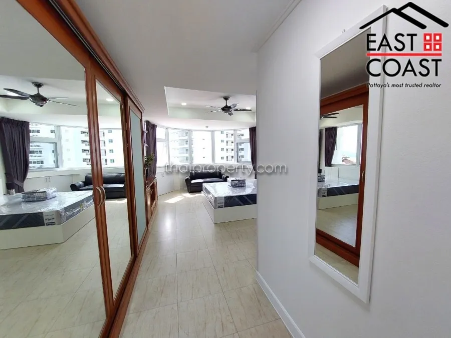 Jomtien Complex photo 9