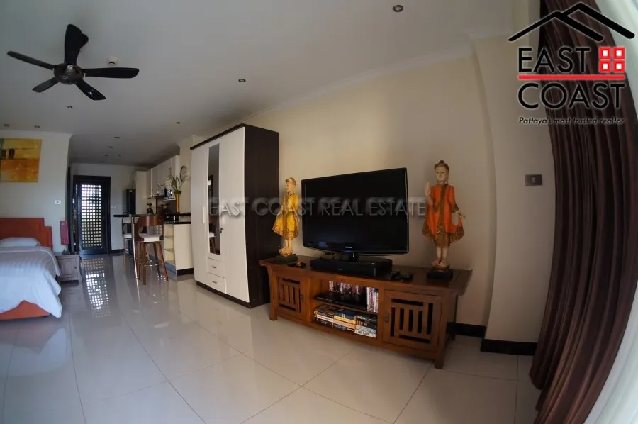 The Residence photo 4