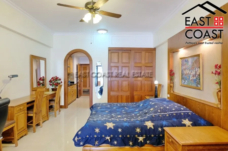 Jomtien Complex photo 9