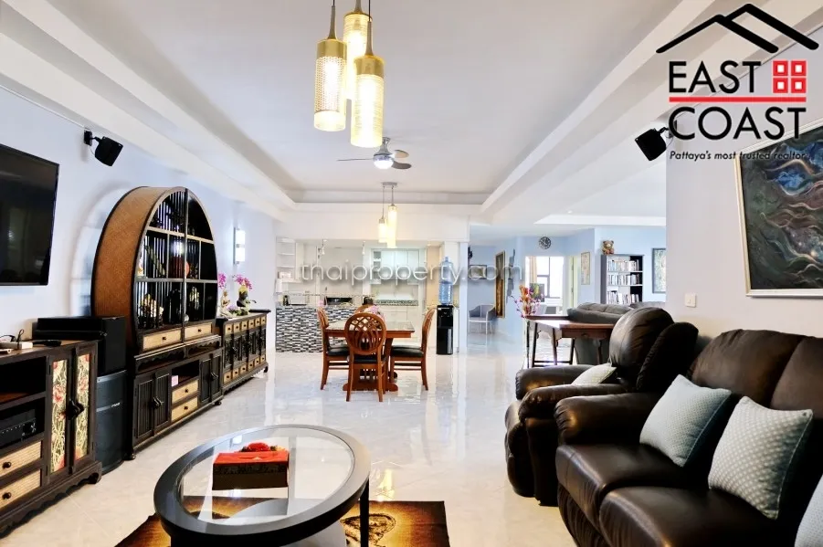 Jomtien Complex photo 5