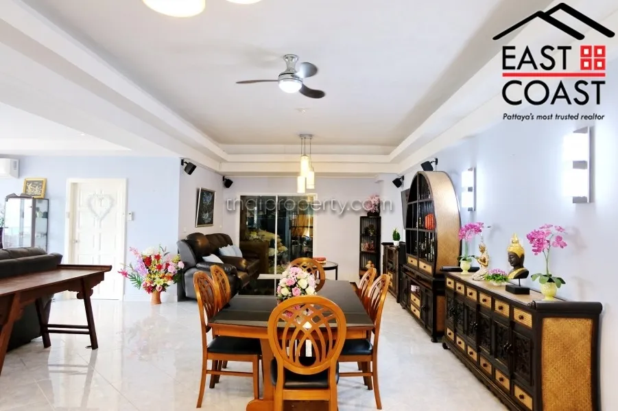 Jomtien Complex photo 7