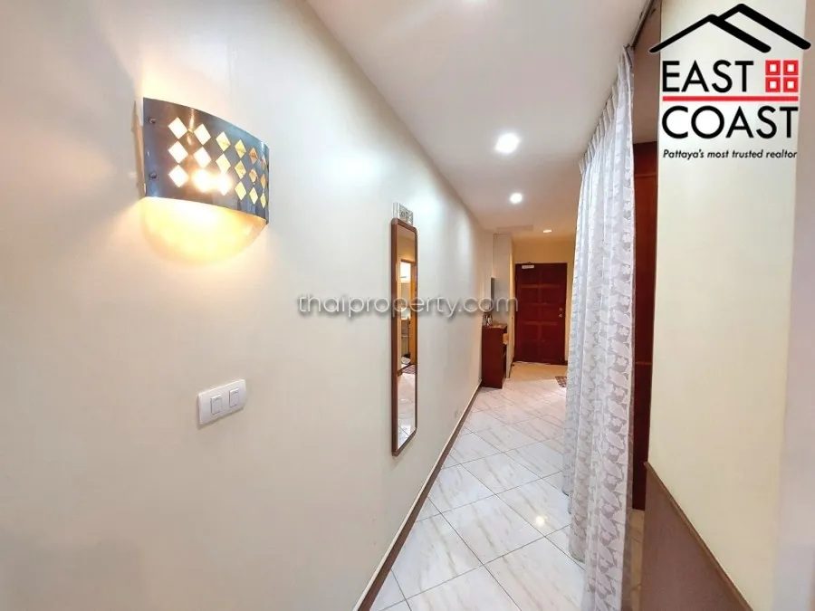Jomtien Complex photo 3