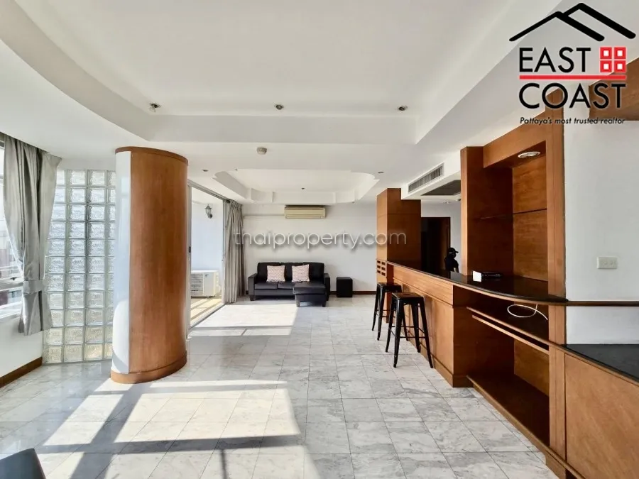 Peak Condo photo 3