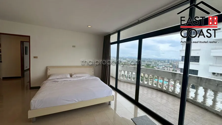 Jomtien Complex photo 3