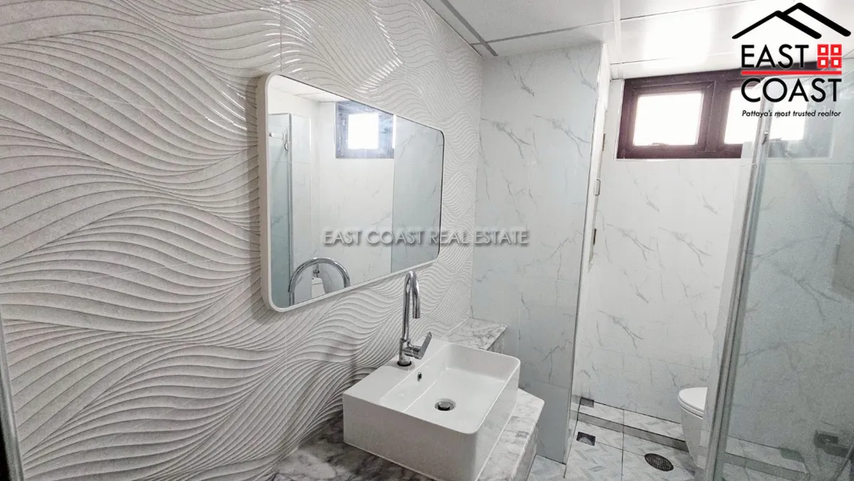 Jomtien Complex photo 14