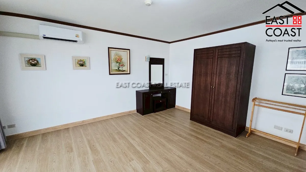 Jomtien Complex photo 15
