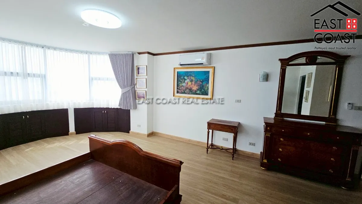 Jomtien Complex photo 21