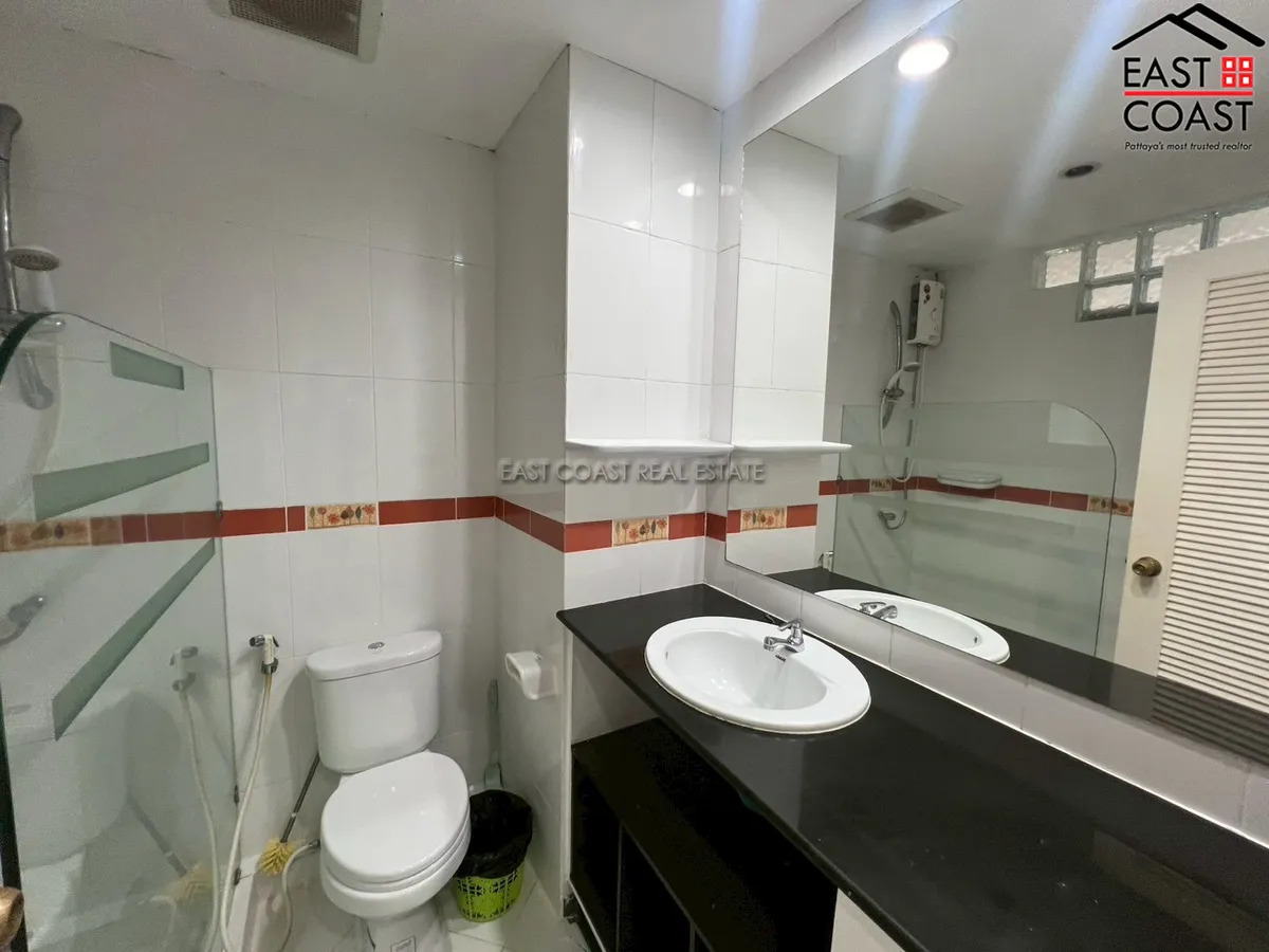 Jomtien Thip Condotel photo 21