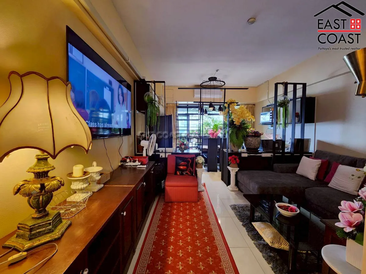 Jomtien Complex photo 5
