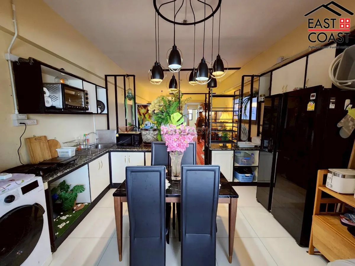 Jomtien Complex photo 13