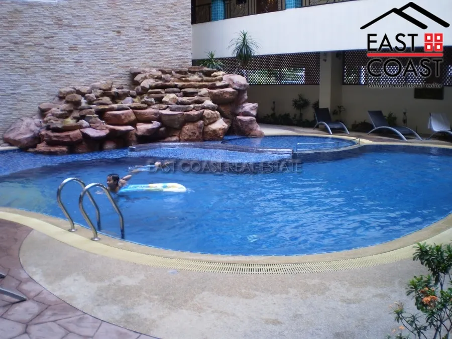 Jomtien Complex photo 9