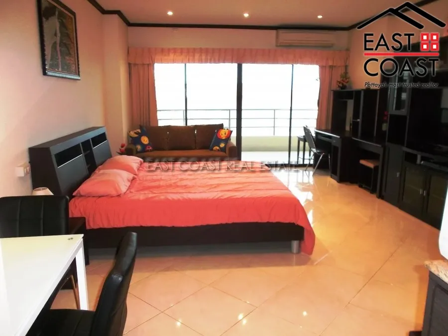 The Residence photo 6