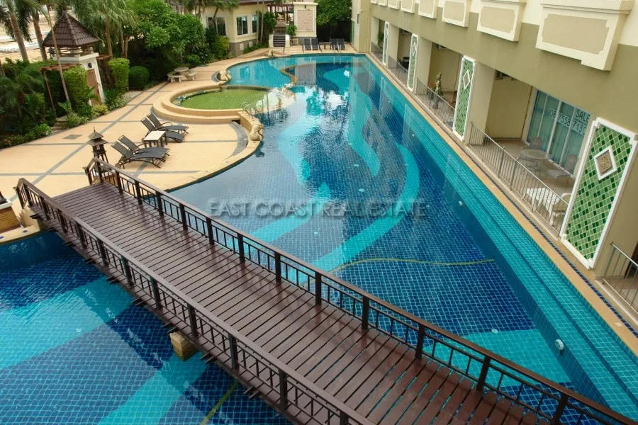 The Residence photo 4