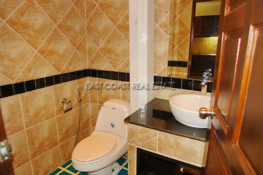The Residence photo 7