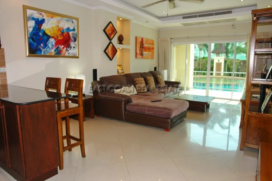 The Residence photo 5