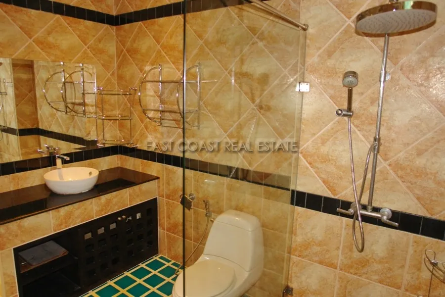The Residence photo 11
