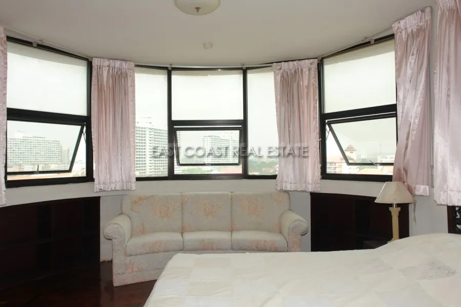 Jomtien Complex photo 6