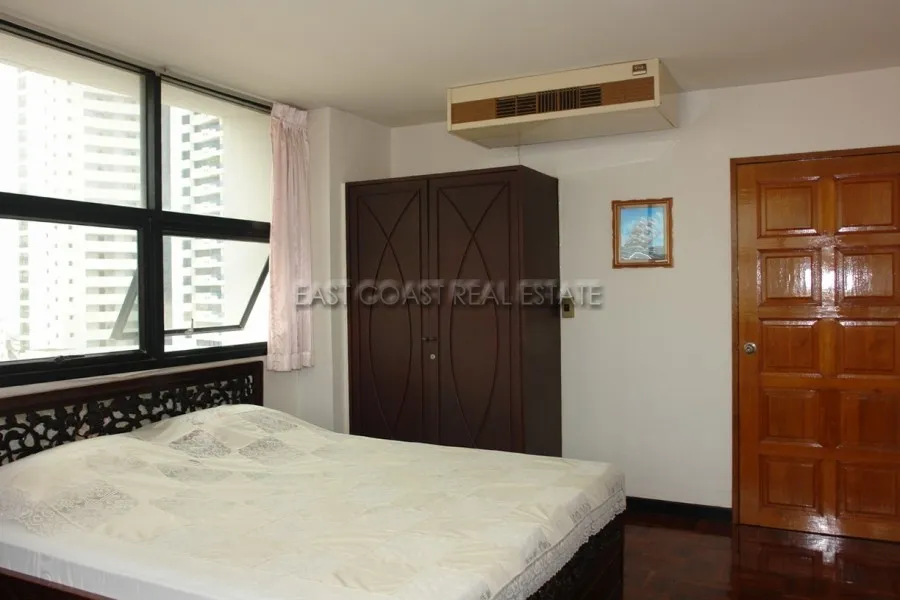 Jomtien Complex photo 5