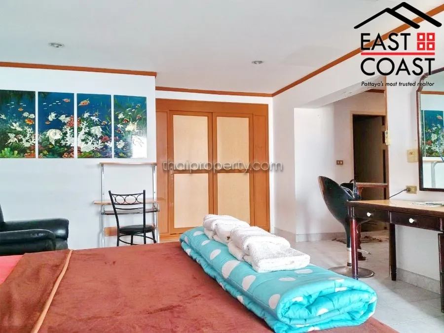 Jomtien Plaza photo 3