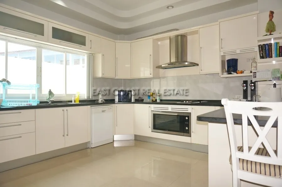 Wonderland 4 photo 29