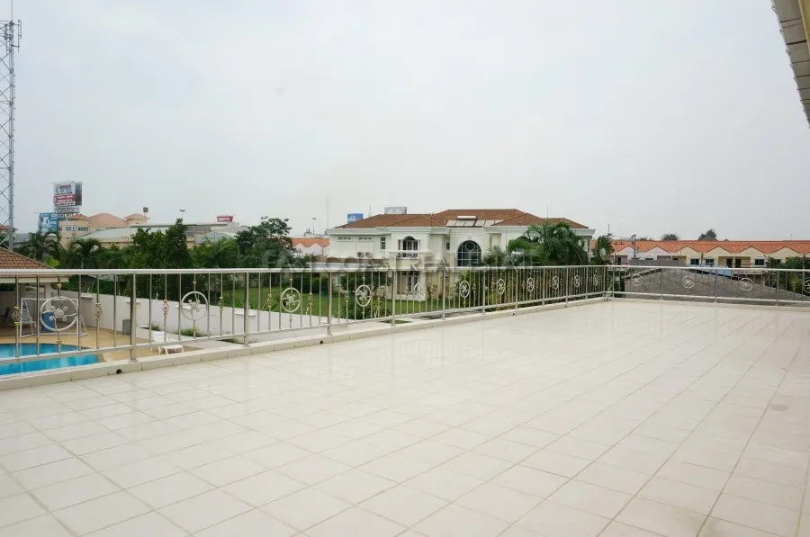 Wonderland 4 photo 7