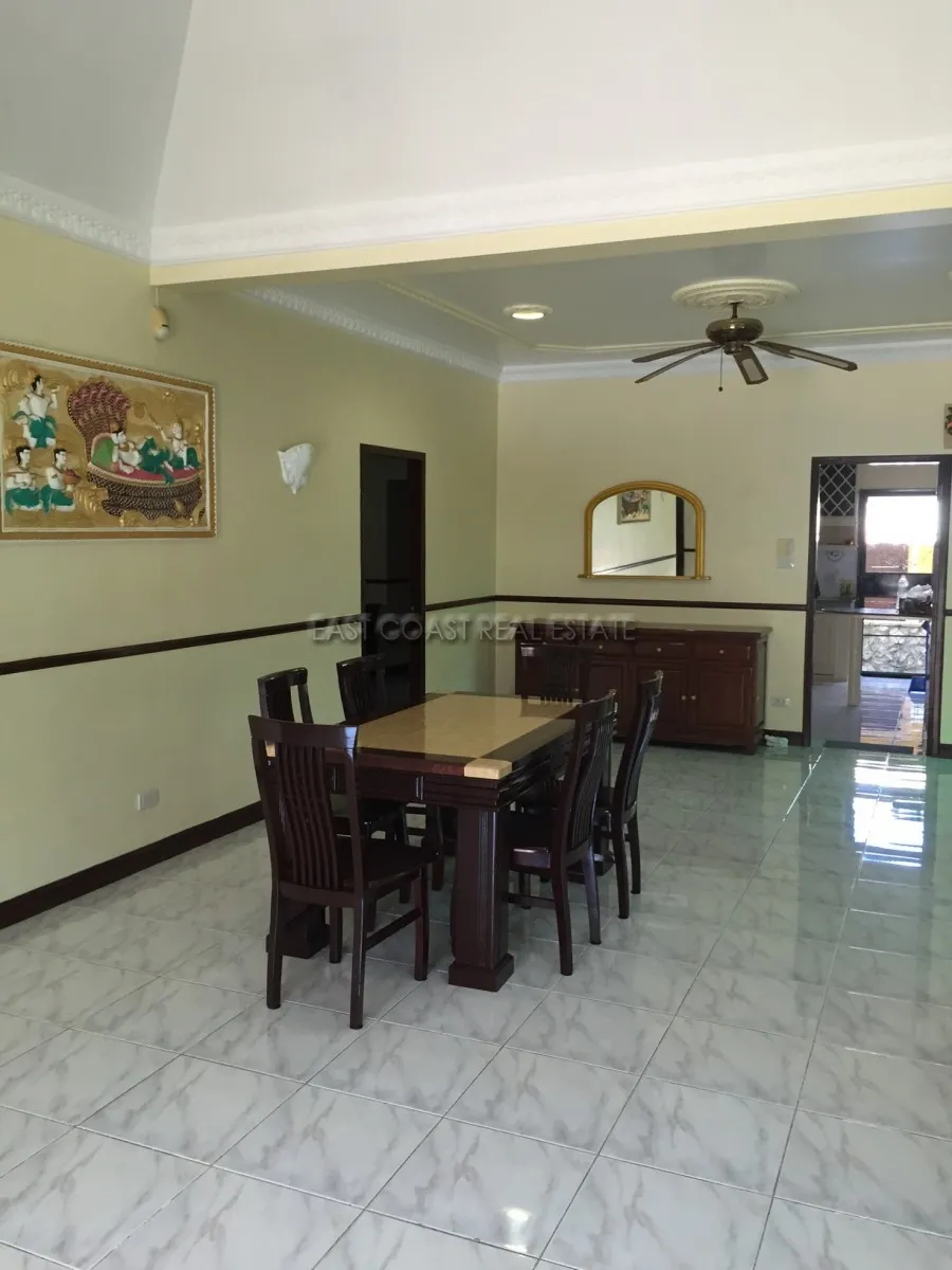 Soi Thepnimit photo 7