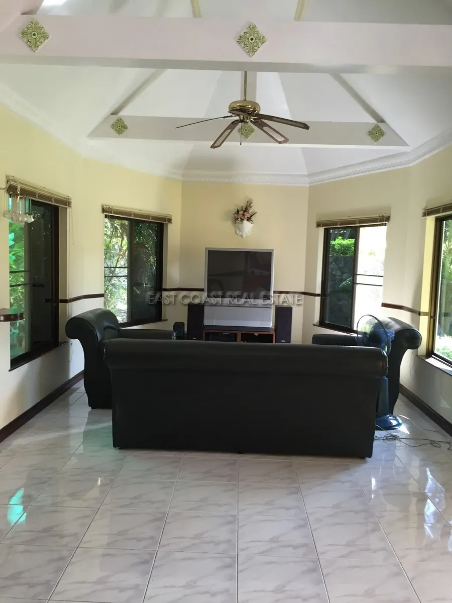 Soi Thepnimit photo 6